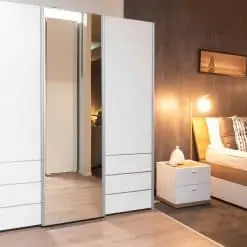 ארון הזזה גילי עם דלת מראה מלקוח